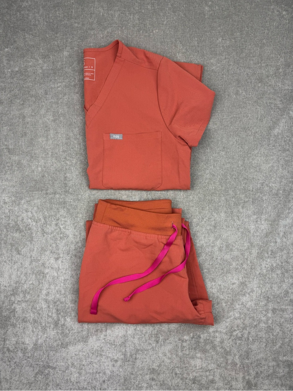 FIGS Terracotta Scrub Set Catarina Top Livingston Pants Women’s Small